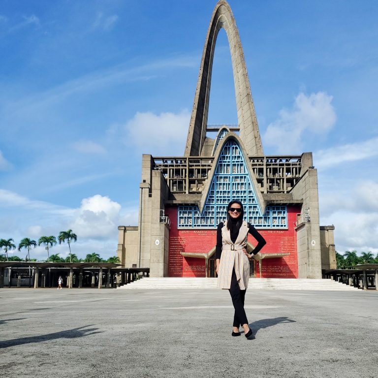 Fachada Basílica. Foto 2. Ely